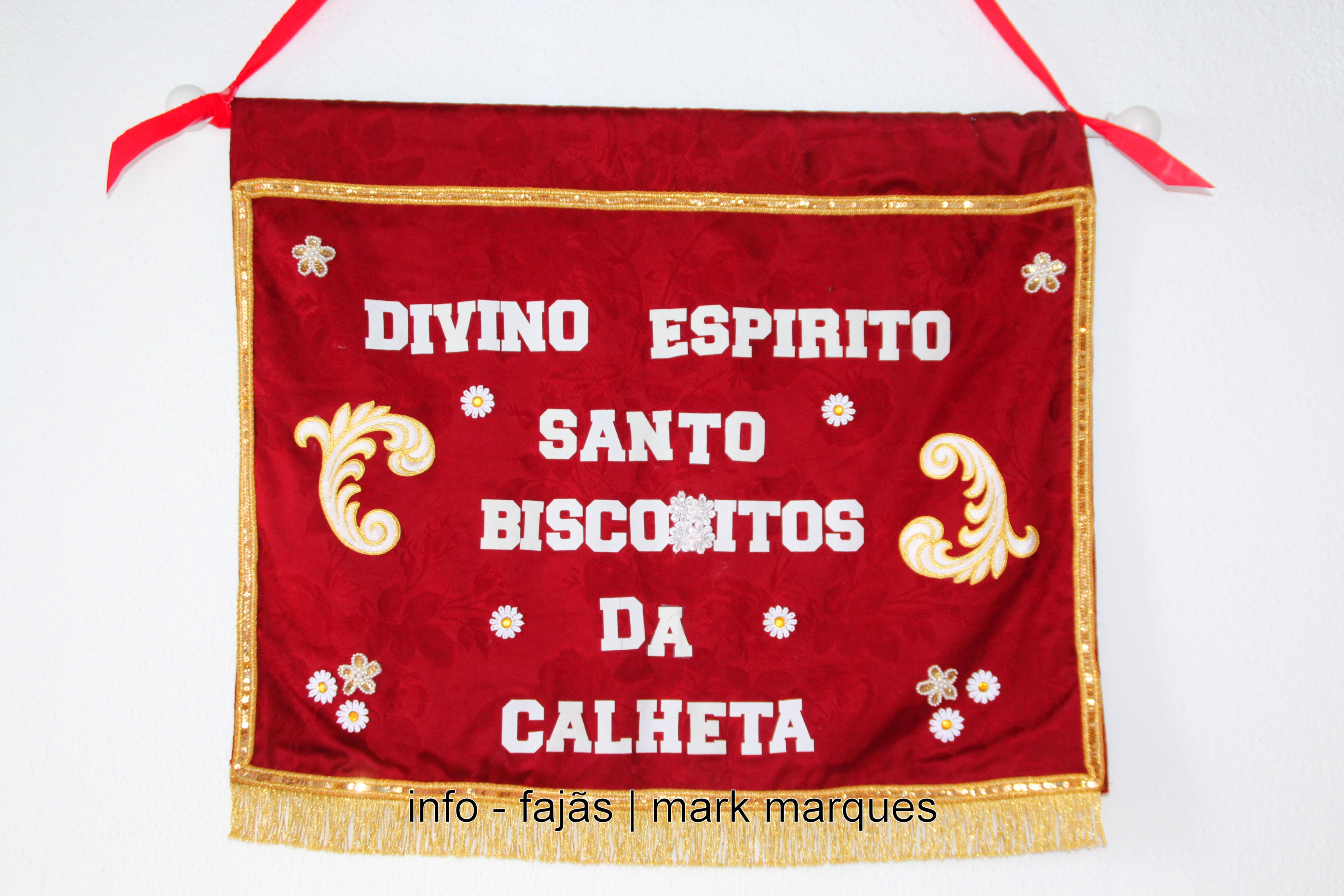 COROAÇÃO do DIVINO ESPÍRITO SANTO – BISCOITOS / CALHETA – São Jorge. (reportagem fotográfica)