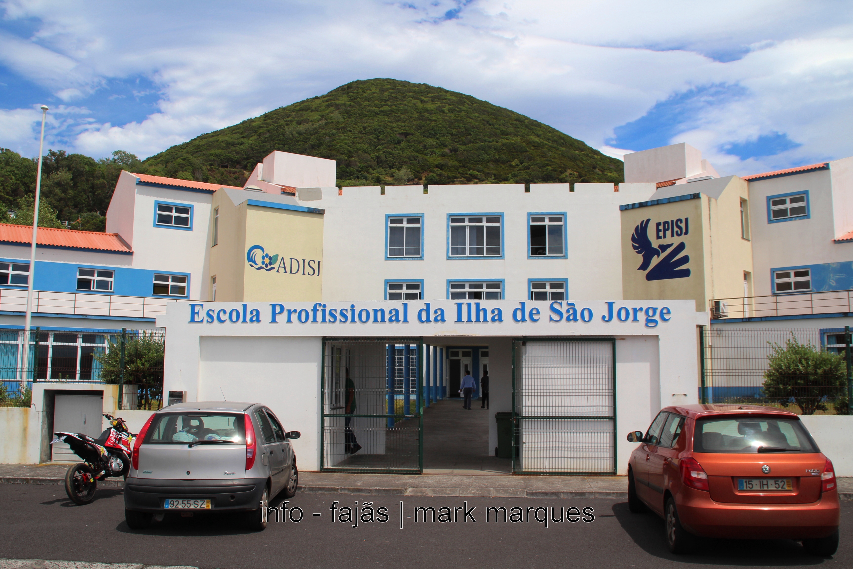 ALUNOS APRESENTAM PAP NA ESCOLA PROFISSIONAL DA ILHA DE SÃO JORGE. (reportagem fotográfica)