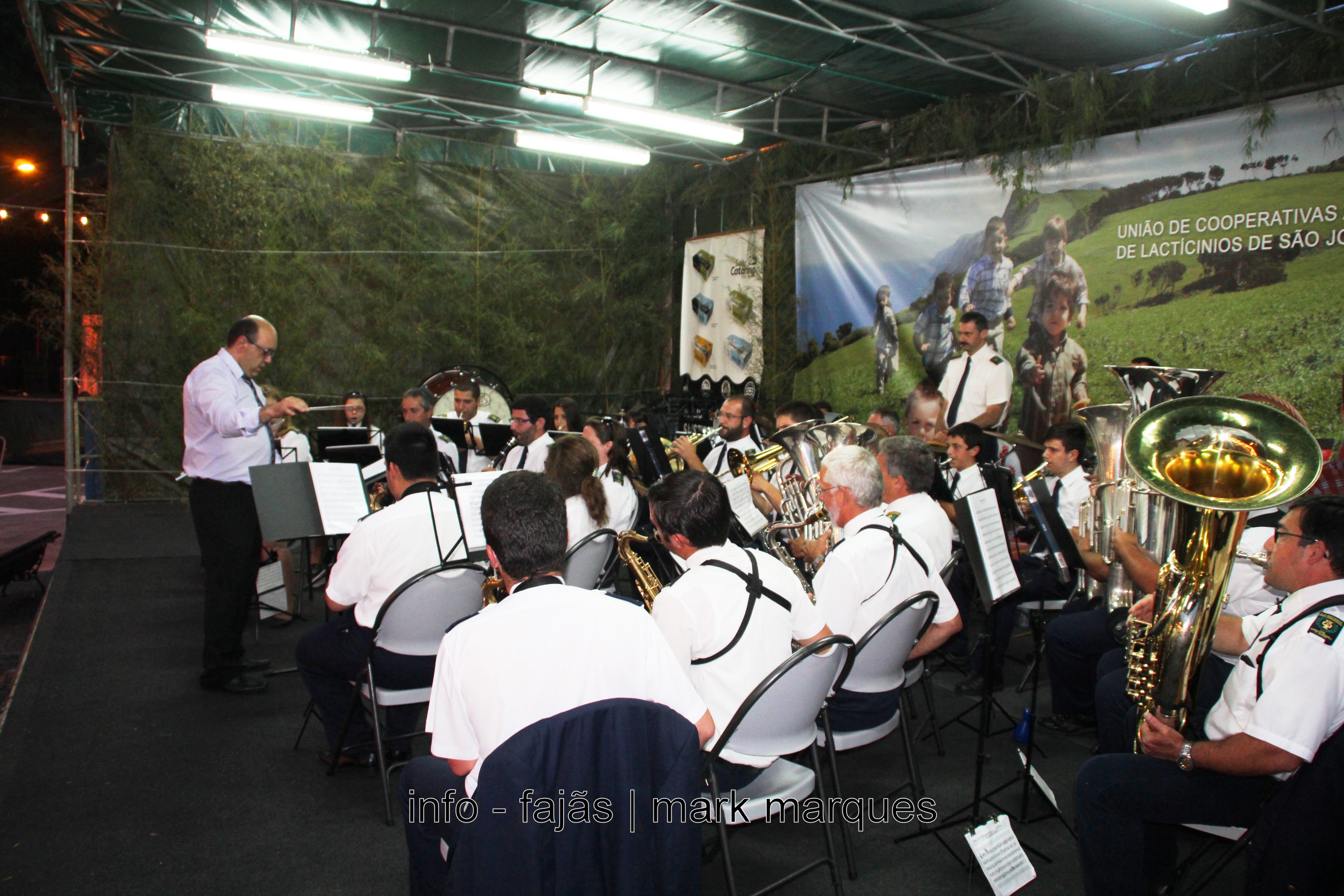 Banda Filarmónica Recreio dos Lavradores atua na Calheta, no Festival de Julho 2016. (c/vídeo)