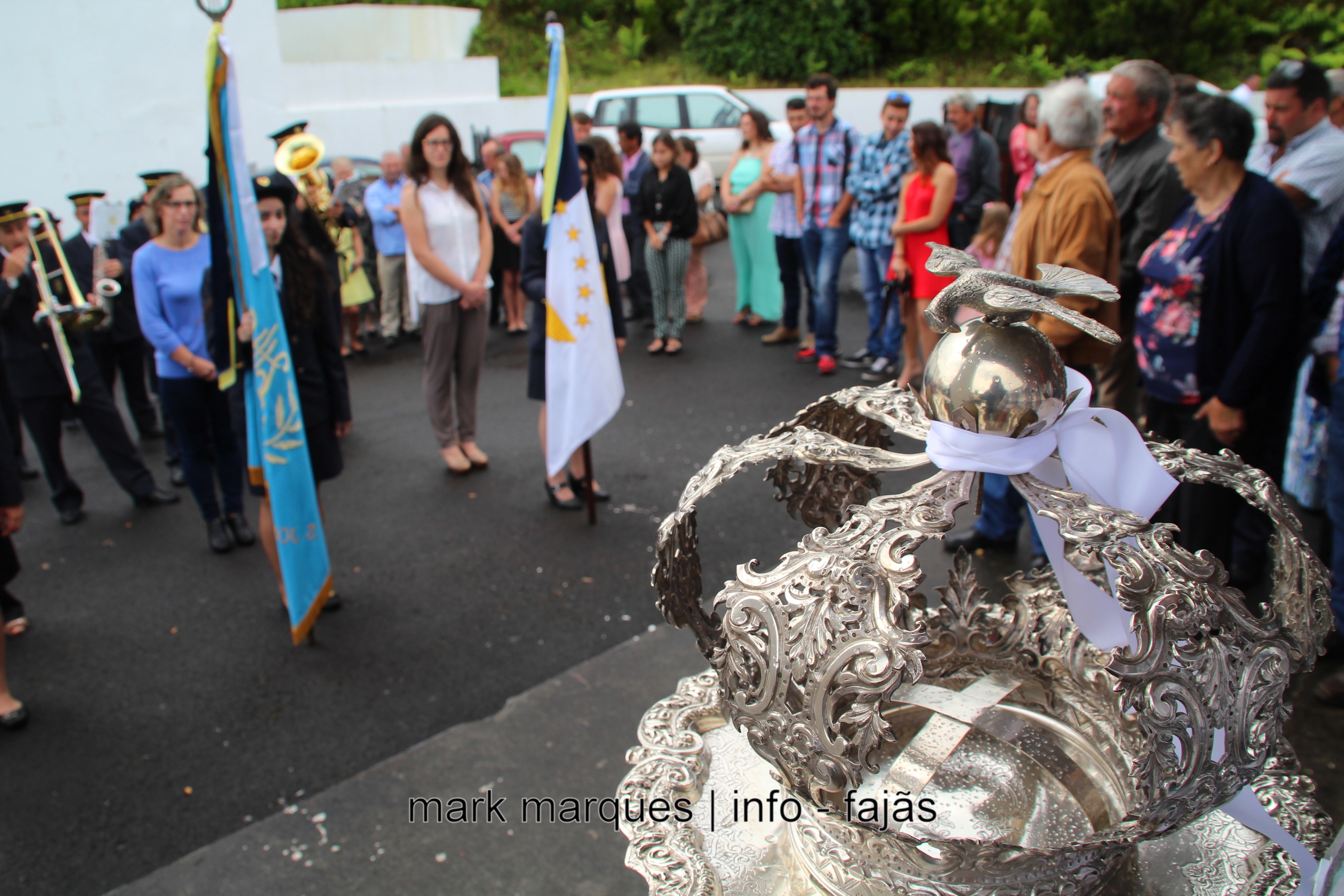 COROAÇÃO DO DIVINO ESPÍRITO SANTO – SANTO ANTÓNIO (Norte Grande). (reportagem fotográfica)