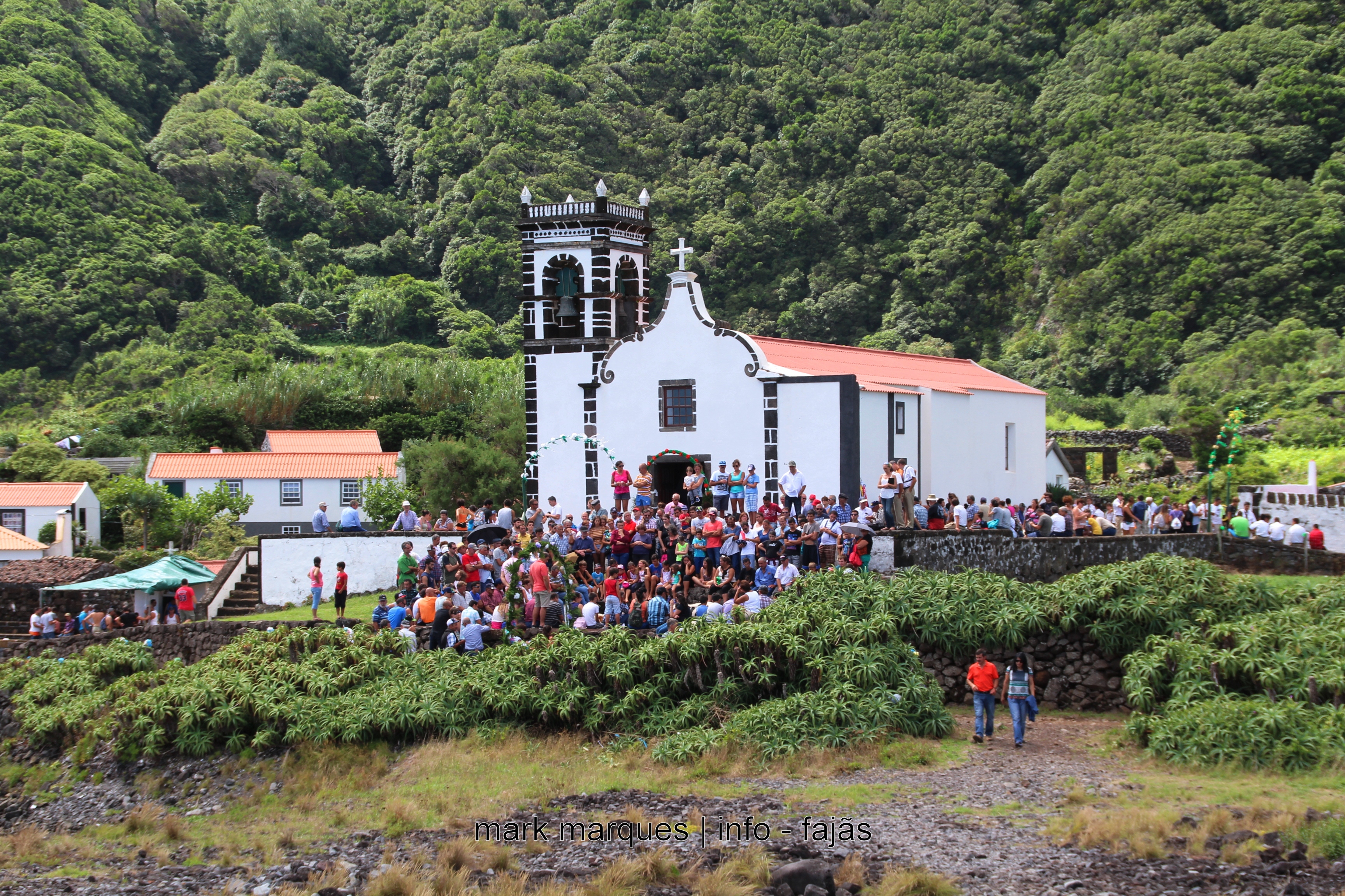 FESTA NA FAJÃ DA CALDEIRA DO SENHOR SANTO CRISTO – ILHA DE SÃO JORGE  (reportagens a desenvolver)