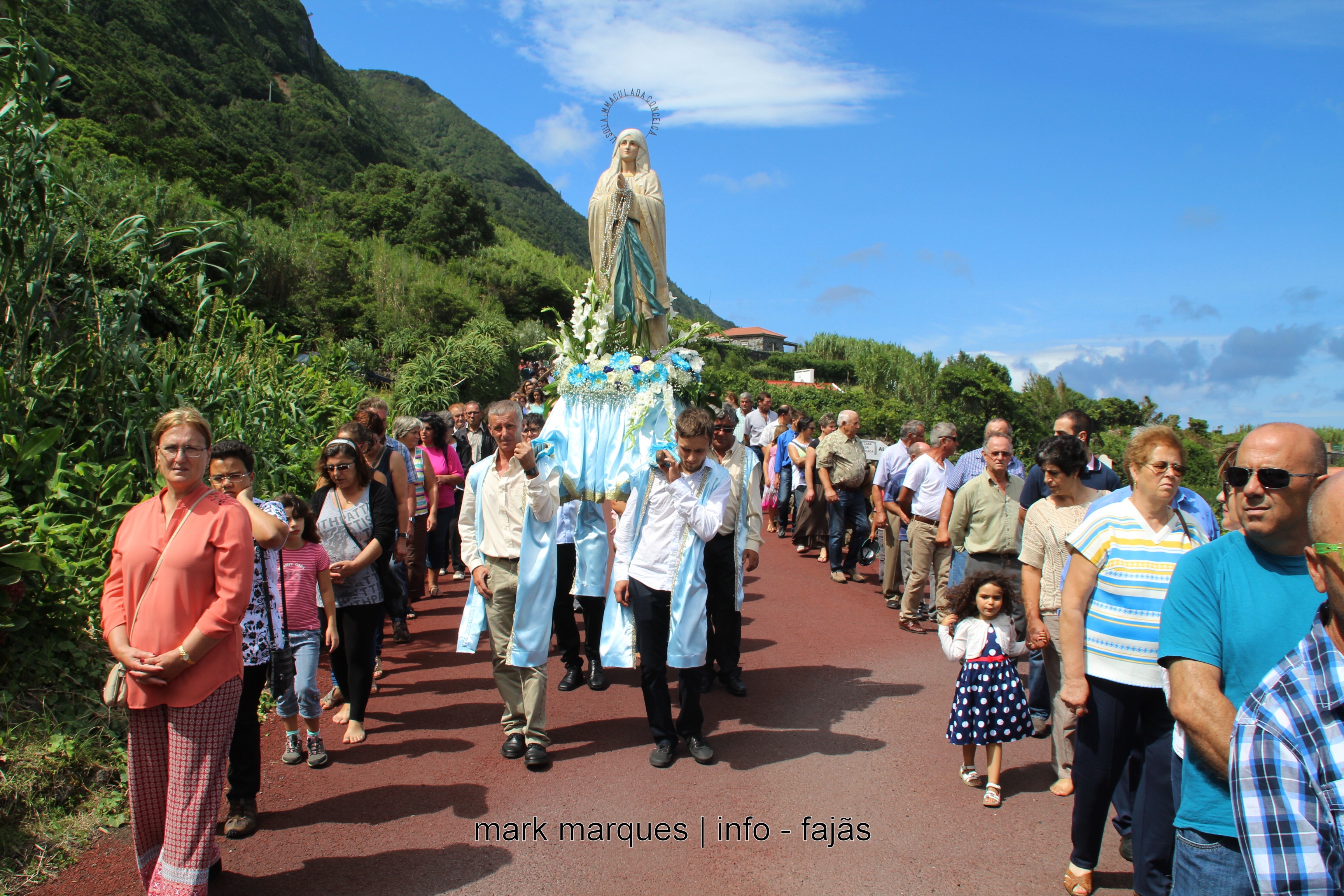 PROCISSÃO NA FAJÃ DOS CUBRES (Nª SRª DE LURDES) – ILHA DE SÃO JORGE. (reportagem fotográfica)