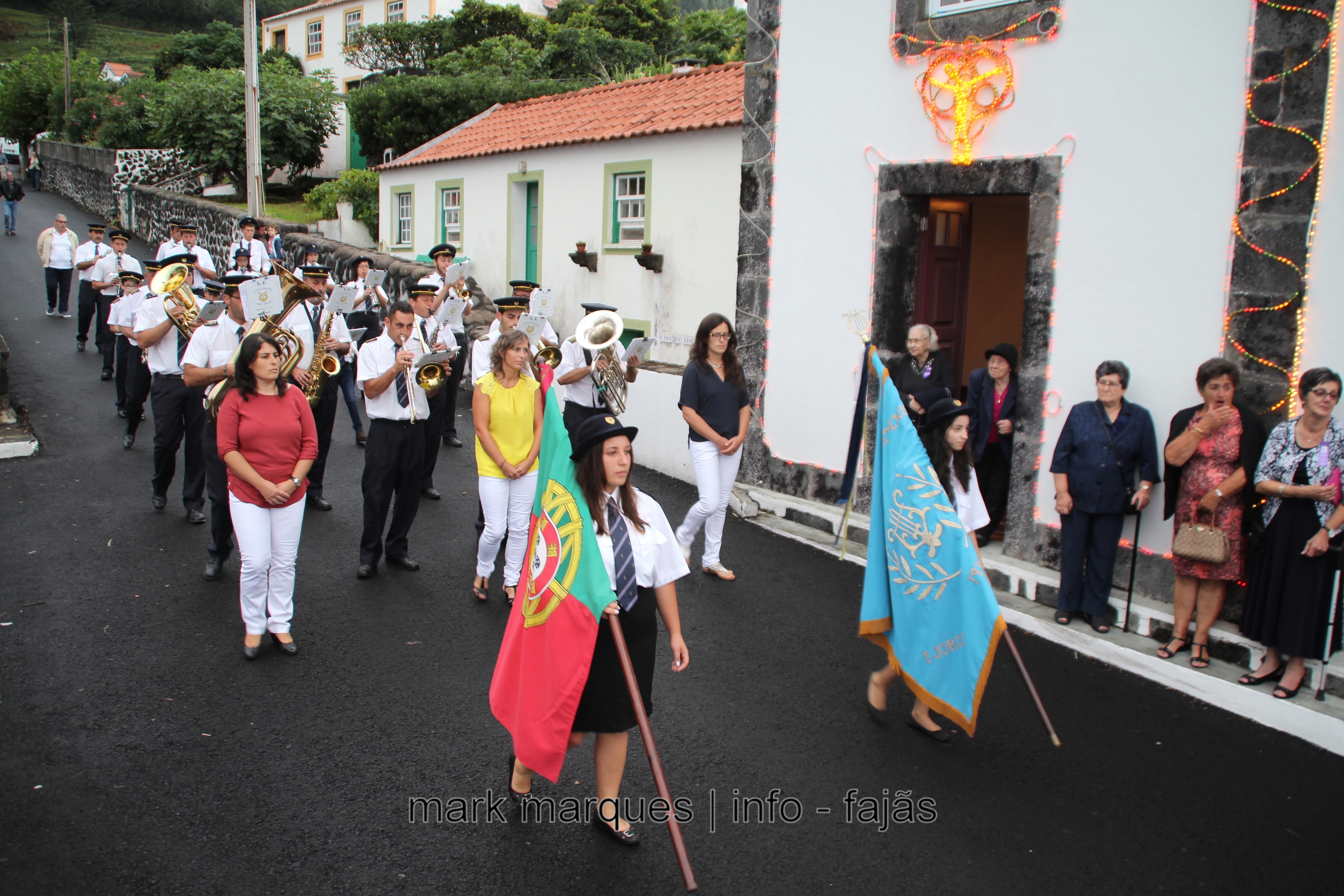 BANDA FILARMÓNICA RECREIO NORTENSE EXECUTA PASODOBLE – FAJÃ DO OUVIDOR. (c/ vídeo)