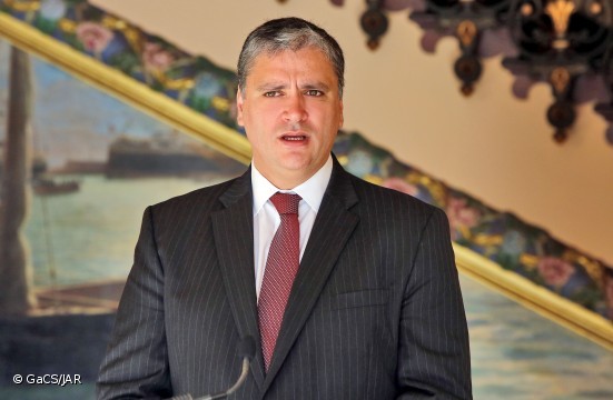 Novo executivo regional com nove secretarias.