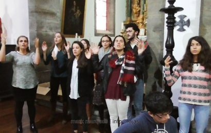 GRUPO DE JOVENS ANIMAM LITURGIA DOMINICAL – VELAS – ILHA DE SÃO JORGE (c/ vídeo)