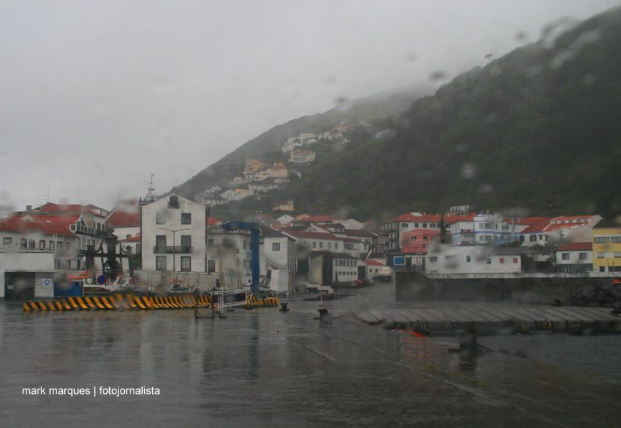 Proteção Civil alerta para previsão de chuva e trovoada em todo o arquipélago dos Açores