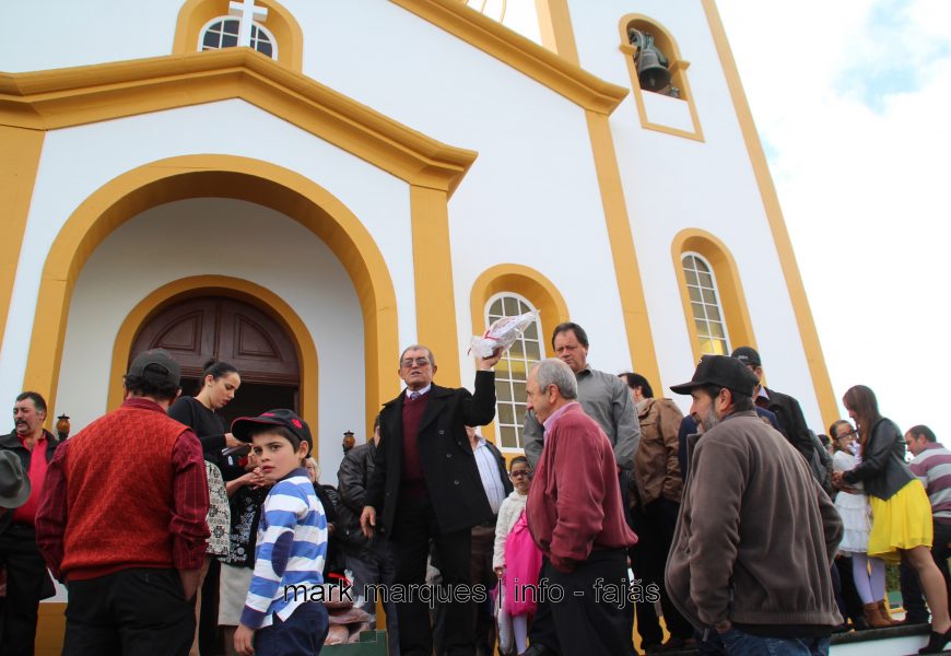 MISSA EM HONRA DE SANTO ANTÃO / ARREMATAÇÕES (Santo Antão – Topo) – São Jorge. (reportagem fotográfica)