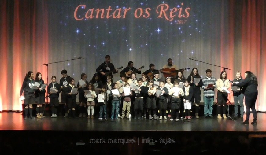 GRUPO DE REIS DO AGRUPAMENTO 771 DAS VELAS E AGRUPAMENTO 847 DE SANTO AMARO (Escuteiros) – Ilha de São Jorge. (c/ vídeo)