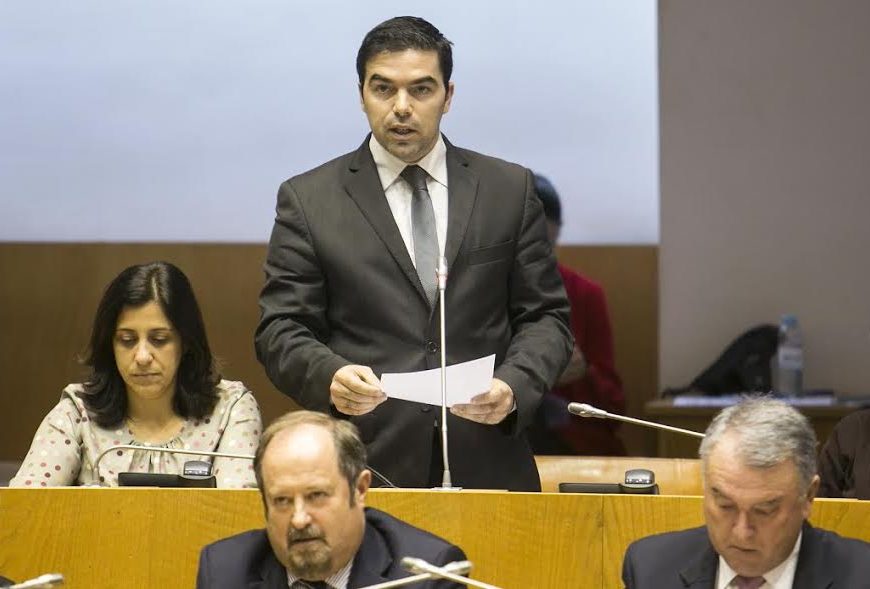 Devemos assegurar a segurança no transporte escolar, afirma André Rodrigues