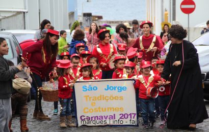 DESFILE DE CARNAVAL / SANTA CASA DA MISERICÓRDIA DA VILA DAS VELAS – ILHA DE SÃO JORGE (c/ reportagem fotográfica)