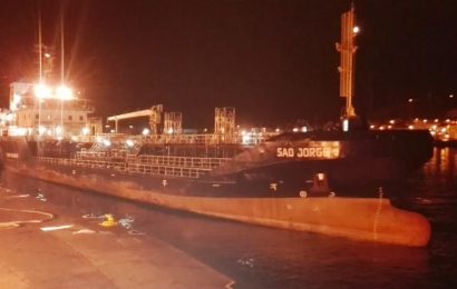 NAVIO TANQUE “CHEM DAISY” SAIU DO PORTO DA HORTA (Ilha do Faial), APÓS ESTAR DETIDO CERCA DE 10 MESES.