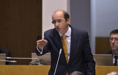 Deputado João Bruto da Costa questiona Governo regional sobre programação da SATA na Ilha Graciosa