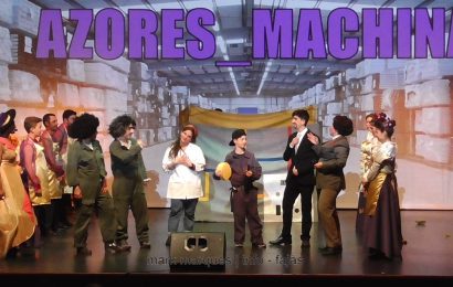 BAILINHO DE CARNAVAL “AZORES MACHINA” – (5ª de 6 partes) – Auditório Municipal das Velas – Ilha de São Jorge (c/ vídeo)
