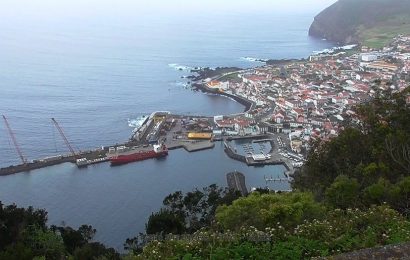 OBRAS DE AMPLIAÇÃO DO PORTO COMERCIAL DE SÃO JORGE – VELAS – ILHA DE SÃO JORGE (c/ vídeo)