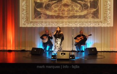 TÂNIA GONÇALVES – FADISTA FAIALENSE, CANTA NO AUDITÓRIO MUNICIPAL DAS VELAS – ILHA DE SÃO JORGE. (c/ vídeo)