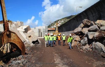 Deputados do PS visitam obras de ampliação do Porto Comercial das Velas e concretizam políticas de proximidade em São Jorge (c/ reportagem fotográfica)