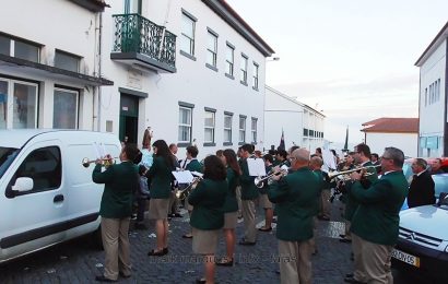 BANDA FILARMÓNICA NOVA ALIANÇA EXECUTA HINO – VELAS – ILHA DE SÃO JORGE (c/ vídeo)