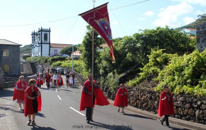 FESTA DO SANTÍSSIMO SACRAMENTO (PROCISSÃO) – URZELINA – Ilha de São Jorge (c/ vídeo)