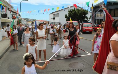 COROAÇÃO DO IMPÉRIO DO LIVRAMENTO – VELAS – Ilha de São Jorge (c/ vídeo)