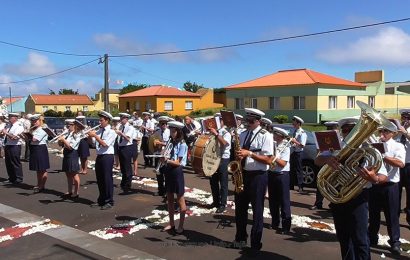 BANDA FILARMÓNICA RECREIO DOS LAVRADORES – FESTA DE SÃO TOMÉ – Ilha de São Jorge (c/ vídeo)