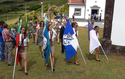BANDA FILARMÓNICA UNIÃO POPULAR DESFILA NA FESTA DOS LOURAIS – (Loural / Ribeira Seca) – Ilha de São Jorge (c/ vídeo)