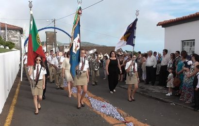BANDA FILARMÓNICA UNIÃO POPULAR DESFILA NAS FESTAS DE SANTA ANA – BEIRA – Ilha de São Jorge (c/ vídeo)
