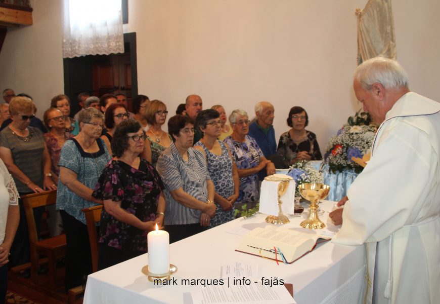 FESTA DE Nª SRª DE LURDES (MISSA E ARREMATAÇÕES) – FAJÃ DOS CUBRES – Ilha de São Jorge (c/ reportagem fotográfica) FESTA DE Nª SRª DE LURDES (MISSA E ARREMATAÇÕES) – FAJÃ DOS CUBRES – Ilha de São Jorge (c/ reportagem fotográfica)