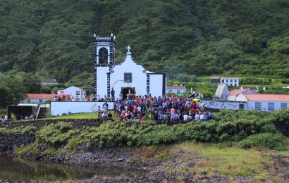 MISSA E ARREMATAÇÕES – FESTA NA CALDEIRA DE SANTO CRISTO – Ilha de São Jorge (c/ reportagem fotográfica)
