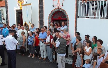 “FIÉIS CANTAM BOA NOITE MARIA” – FESTAS DA FAJÃ DO OUVIDOR – Ilha de São Jorge (c/ vídeo)