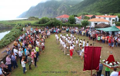 FESTA NA FAJÃ DA CALDEIRA DE SANTO CRISTO (PROCISSÃO) – Ilha de São Jorge (c/ vídeo)