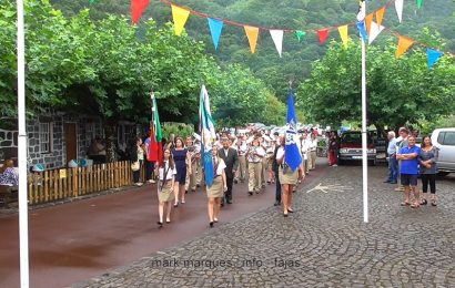 BANDA FILARMÓNICA DESFILA NA FESTA DA FAJÃ DOS CUBRES –- Ilha de São Jorge (c/ vídeo)