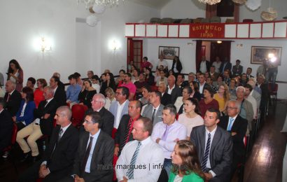 ÓRGÃOS DE PODER LOCAL TOMAM POSSE NA CALHETA – ASSEMBLEIA MUNICIPAL E CÂMARA MUNICIPAL – Ilha de São Jorge (c/ reportagem fotográfica)