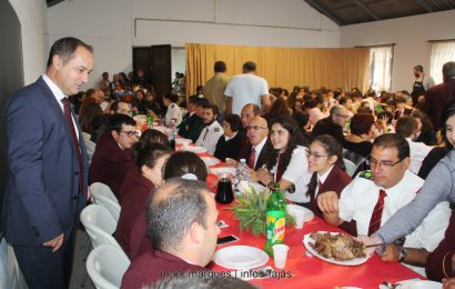 MUNICÍPIO OFERECE ALMOÇO À POPULAÇÃO- FESTA DE SANTA CATARINA – VILA DA CALHETA – Ilha de São Jorge (c/ reportagem fotográfica)