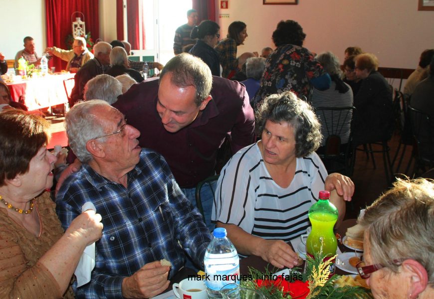 FESTA E CONVÍVIO DE NATAL PARA OS DE “MAIOR IDADE” – Município da Calheta – Ilha de São Jorge (c/ vídeo)