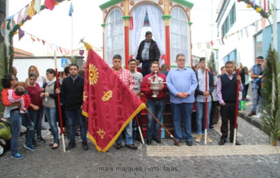 IMPÉRIO DO CANTO – VELAS (Distribuição de esmolas) – Ilha de São Jorge (c/ reportagem fotográfica)