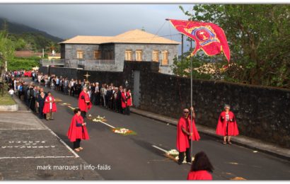 FESTA DO SANTÍSSIMO SACRAMENTO (Procissão) – Urzelina – Ilha de São Jorge (c/ vídeo)
