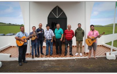 CANTADORES SAÚDAM ERMIDA DE SANTO ANTÃO – Festa no Terreiro da Macela / Beira – Velas – Ilha de São Jorge (c/ vídeo)