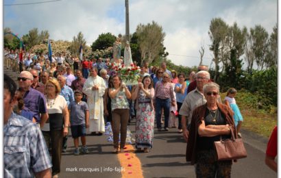 FESTA EM HONRA DE Nª SRª DO LIVRAMENTO “Procissão” – Lourais / Ribeira Seca – Ilha de São Jorge (c/ vídeo)