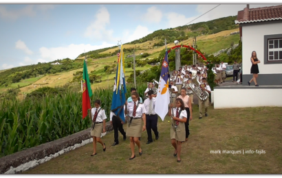UNIÃO POPULAR DESFILA NA FESTA DE Nª SRª DO LIVRAMENTO – Lourais / Ribeira Seca – Ilha de São Jorge (c/ vídeo)