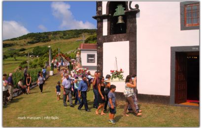 UNIÃO POPULAR SAÚDA Nª SRª DO LIVRAMENTO – Lourais / Ribeira Seca – Ilha de São Jorge (c/ vídeo)