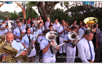 BANDA DE SANTO AMARO SAÚDA IMAGEM DE Nª SRª DA BOA HORA – Boa Hora / Santo Amaro – Ilha de São Jorge (c/ vídeo)