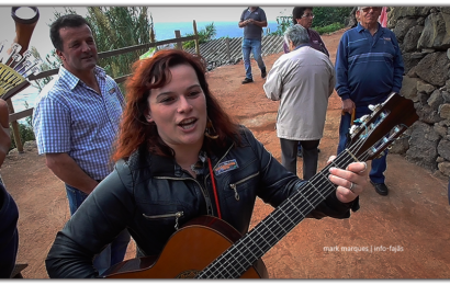 “CANTIGAS SOLTAS” – FESTA DE SÃO MARTINHO NA FAJÃ DA SARAMAGUEIRA – Santo Antão – Ilha de São Jorge (c/ vídeo)