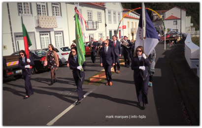 BANDA FILARMÓNICA “ESTÍMULO” DESFILA NA FESTA DE SANTA CATARINA – Vila da Calheta – Ilha de São Jorge (c/ vídeo)
