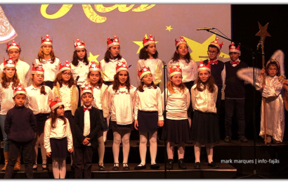 Grupo de Reis “Flocos de Natal” da Catequese de Velas – Auditório Municipal de Velas (c/ vídeo)