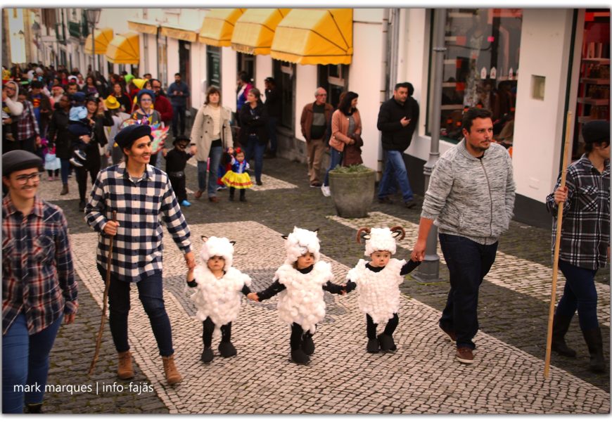 CORSO CARNAVALESCO organizado pela Santa Casa da Misericórdia das Velas – Ilha de São Jorge (c/ reportagem fotográfica) CORSO CARNAVALESCO organizado pela Santa Casa da Misericórdia das Velas – Ilha de São Jorge (c/ reportagem fotográfica)