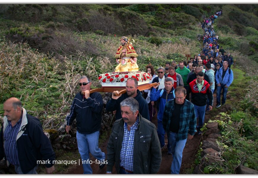 IMAGEM DO SENHOR SANTO CRISTO DE RUMO AO SANTUÁRIO – Fajã da Caldeira de Santo Cristo – Ilha de São Jorge (c/ vídeo)