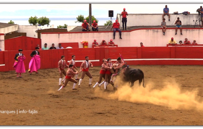 PEGA NA TOURADA DE PRAÇA DE SÃO JORGE – 32ª SEMANA CULTURAL DAS VELAS – 2019 – Ilha de São Jorge (c/ vídeo)