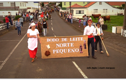 “TEMPOS DE ESPERA” – CORTEJO DO BODO DE LEITE – NORTE PEQUENO (2019) – Ilha de São Jorge  (c/ vídeo)