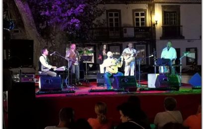 Os “Tributo” da Ilha de São Jorge atuaram no adro da Sé (Opinião – Duarte Soares)