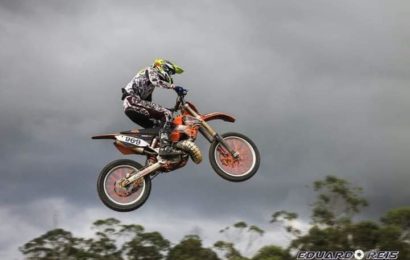 Os Jorgenses RUI BETTENCOURT e TOBIAS VIEIRA subiram ao pódio. Campeão Regional de MX1 e Vice-Campeão, respetivamente